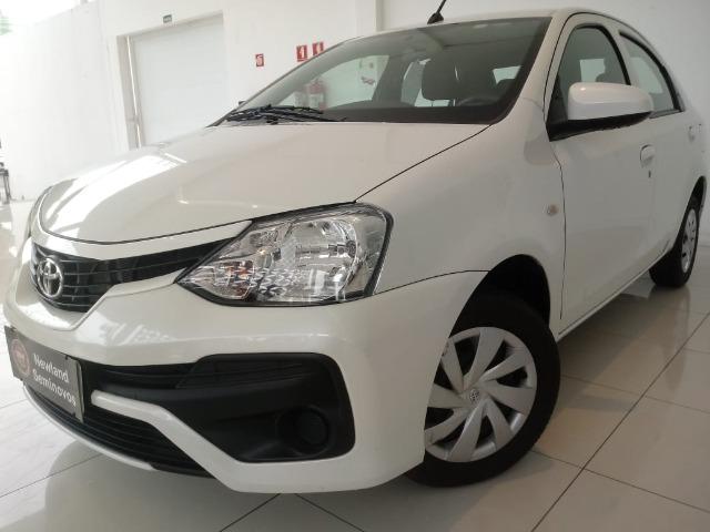 Toyota Etios Sedan X Manual 2018 - Foto 2