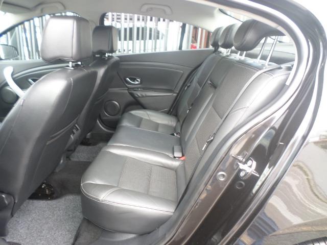 Renault Fluence 2.0 Dynamique Manual Flex (2012) - Foto 11