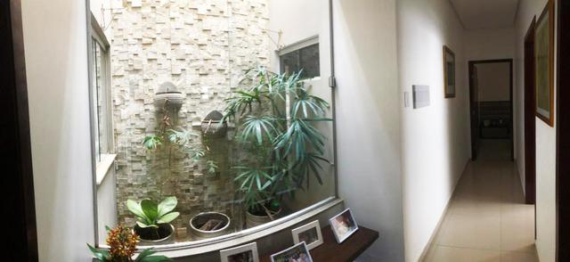 Casa em Condomínio Fechado, com: 3 quartos, sendo uma suíte com closet