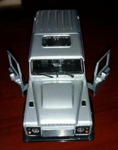 Carrinho de Metal de um Land Rover - Foto 4