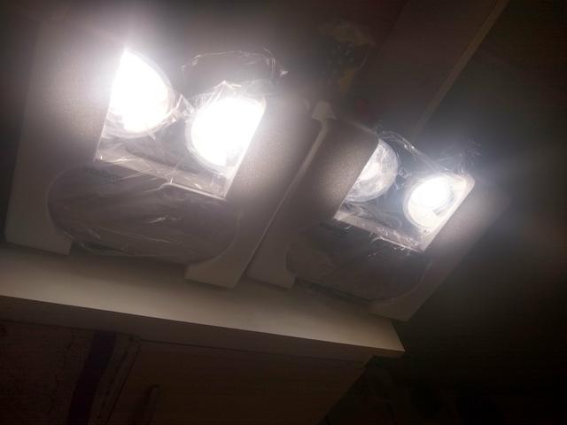 Bloco de iluminação de emergência 2220 lumens - Foto 3