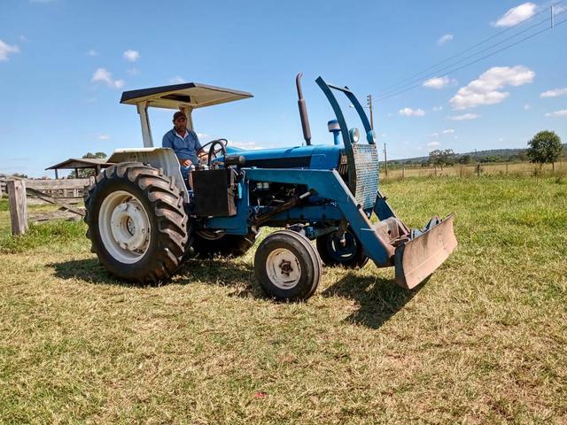 Ford 6600 com lâminas é uma niveladora - Foto 2
