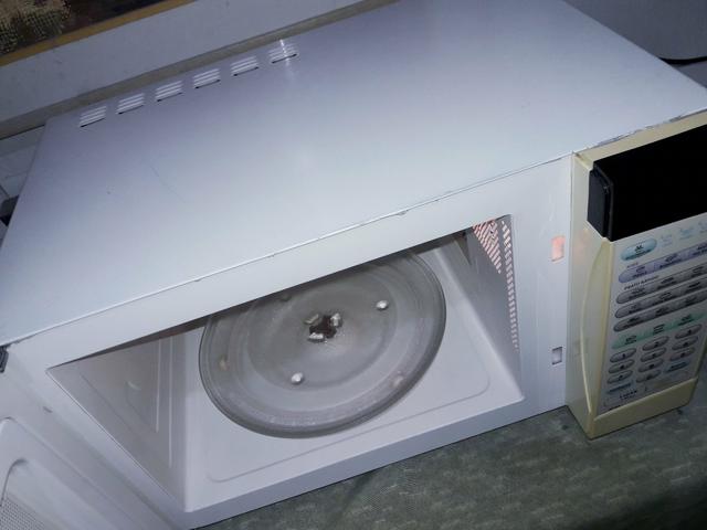 Microondas Electrolux 31 Litros/110 volts, ótimo estado de tudo!!! Perfeito !!! - Foto 4