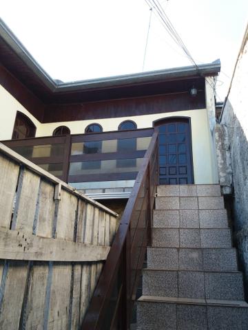 Casa no Pinheirinho p casal sem filhos 600,00 direto c/ Proprietário