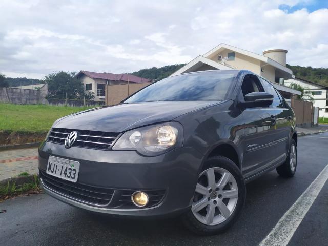 Volkswagen Polo Sedan 1.6 Comfortline 2013 - Foto 2