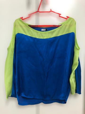 VENDO blusa seda bicolor - TAM M - Foto 4