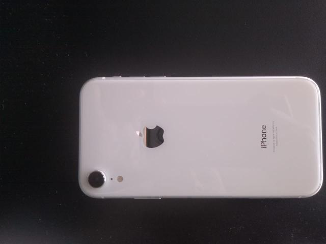 IPhone XR 128g Branco - Foto 4