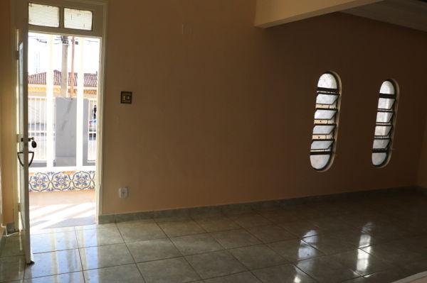 Casa com 3 quartos - Bairro Setor Aeroporto em Goiânia - Foto 7