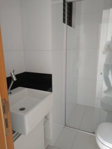 Excelência e luxo com 4 suítes + DCE, 3 vagas as margens do açude - Foto 14