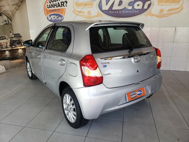 Toyota etios xls hatch - Foto 3