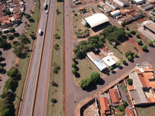 Locação barracão e terreno de esquina muito bem localizado - Foto 4