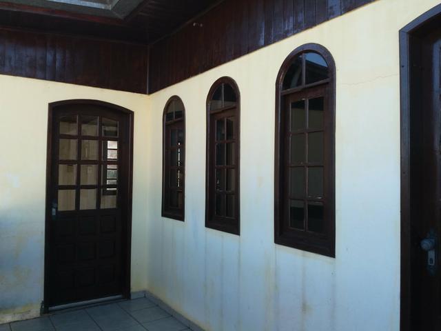 Casa no Pinheirinho p casal sem filhos 600,00 direto c/ Proprietário - Foto 2