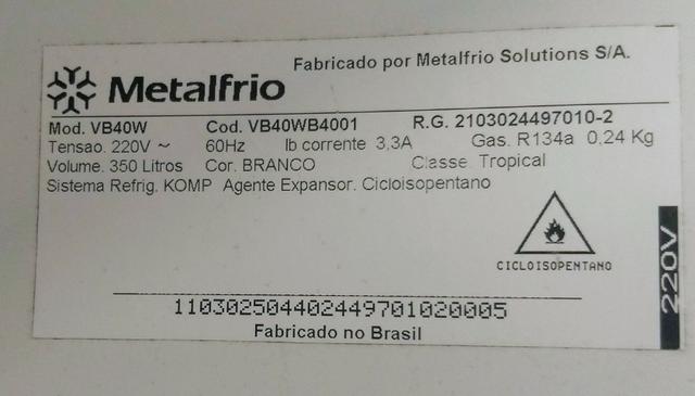 Geladeira expositora Metalfrio 220v 350L - Foto 2