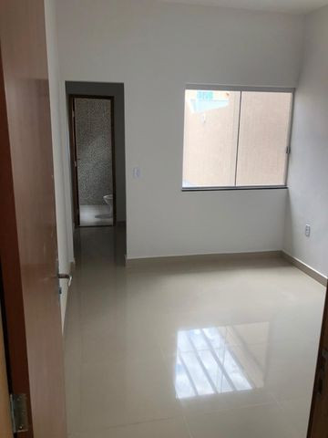 Vendo casa no Moinho Dos Ventos 2 suites com Churrasqueira - Foto 2