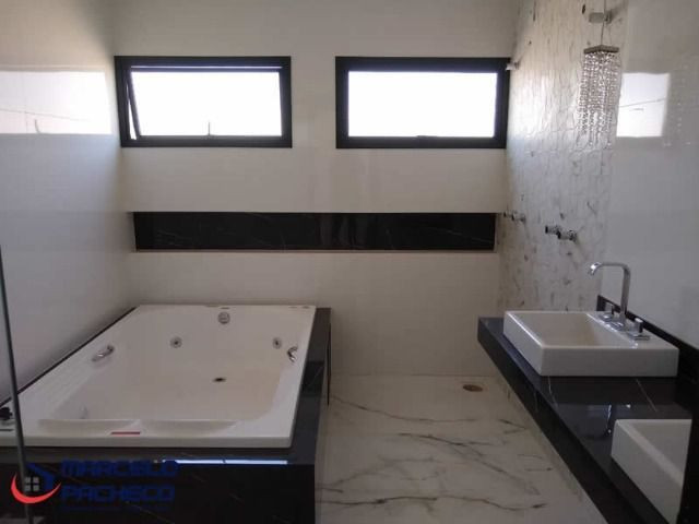 Excelente Casa de Esquina no Anaville - Foto 12