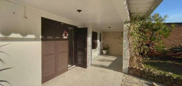 Belíssima residencia na praia de Santa Terezinha - Foto 2