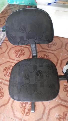 150,00 vendo cadeiras semi novas sem nehuma avaria - Foto 2