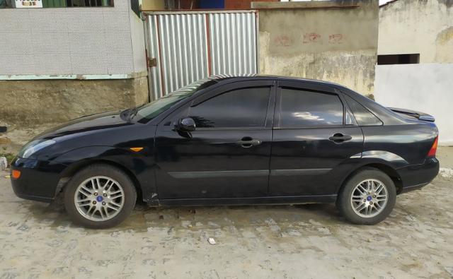 Focus sedan impecável aceito trocas - Foto 4