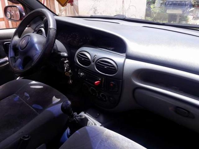 Vendo megane urgente 5 mil à vista