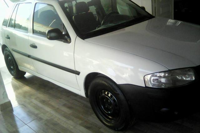 Vendo gol 2006 com ar trava alarme todo original falar com *