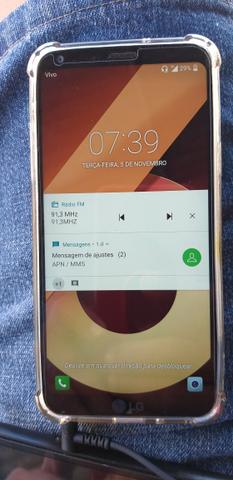 LG Q6 32g acompanhar caregado e fone de ouvido. Valor 400.contato *