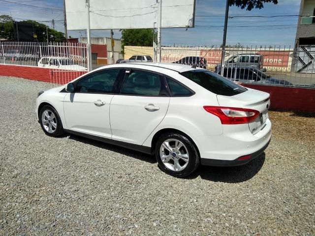 Ford Focus Sedan 2.0 - Foto 4