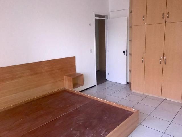 AP0481 - Apartamento muito espaçoso próximo ao RioMar - Foto 6