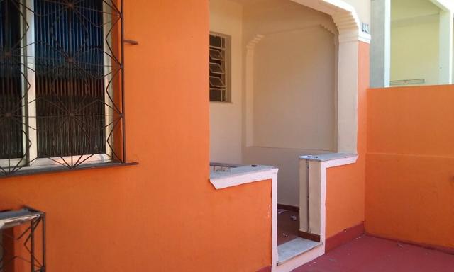 Apartamento tipo casa Olaria sala, 2 quartos,área e garagem - Foto 3