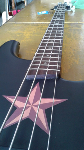 Baixo Daisy Rock