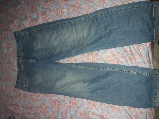 Lote de 2 lindas calças jeans, uma o tamanho é 50 e a outra 48