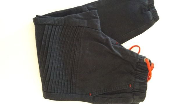 Calça Infantil Masculina Esporte - Marca DKNY - Preta tam 7 em excelente estado - Foto 2