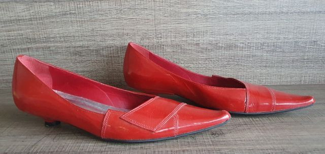 Sapato verniz 35 vermelho salto baixo