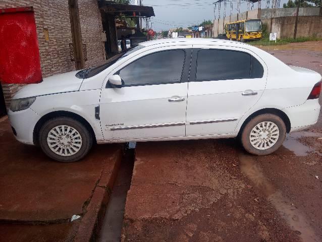 Vende carro Voyage