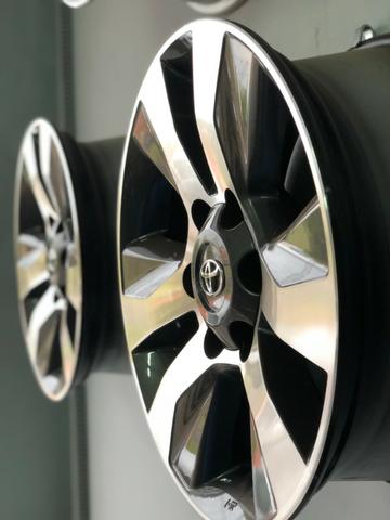 Rodas Aro 17 Toyota Hilux Original SRV Graphite Diamond - Foto 3