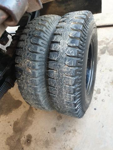 Vendo F4000 ano: 1999 motor cummins - Foto 2