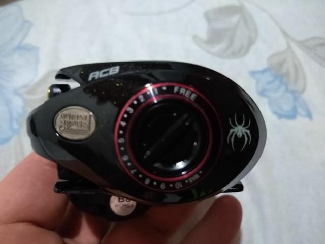 Carretilha lubina Black widow direita - Foto 2