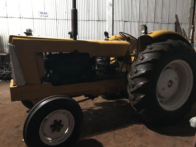 Trator CBT 1105