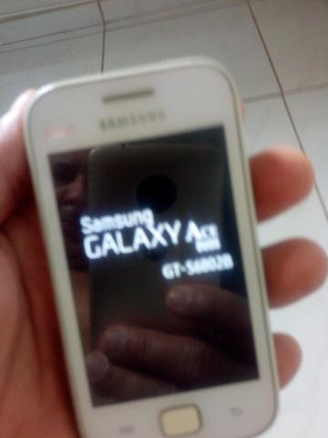 Celular mini funciona muito bem