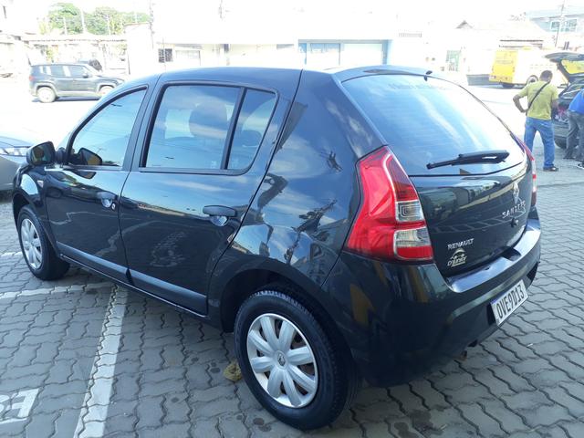 Sandero 1.0 muito novo - Foto 2