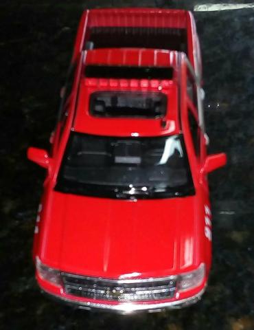Carrinho de Metal de um Silverado. - Foto 3