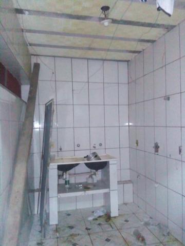 Casa com 3 andares sendo o primeiro um comercio moradia pronta para morar - Foto 4