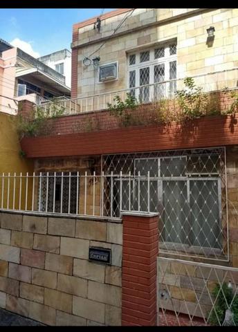 Casa de vila com varanda, 93mts 2 quartos com garagem