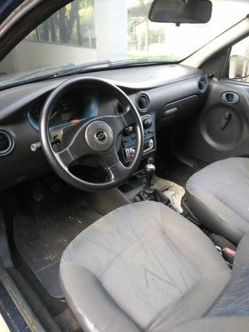 Celta Vendo ou troco por carro ou moto de menor valor - Foto 2
