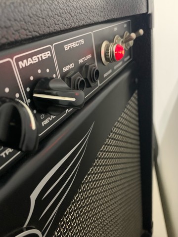 Amplificador Valvulado Peavey com Case 