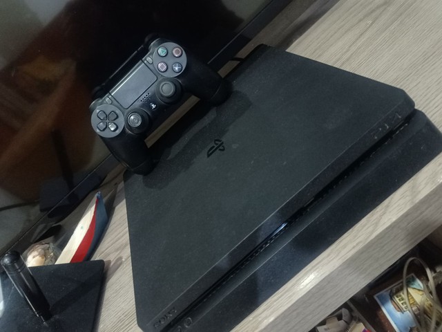 Playstation 4 1TB completo 