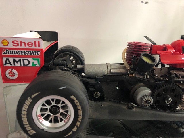 Automodelo Ferrari F2004 combustão  - Foto 3
