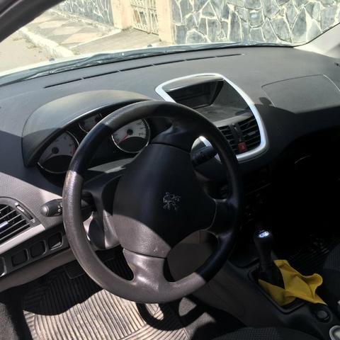 Peugeot 207 Hatch 1.4 Flex - Completo - Excelente estado - Foto 6