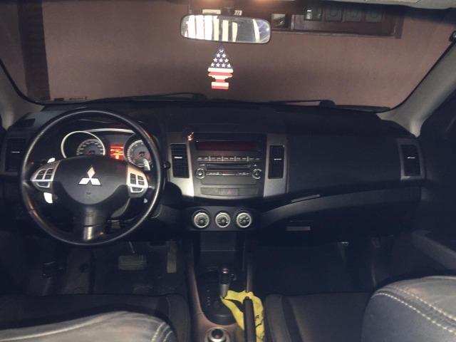 Outlander 3.0 V6 4x4 - Foto 4