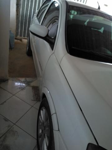 Vendo Corsa Sedã Branco 1.4 Econoflex, Gás/Gasolina - Foto 3