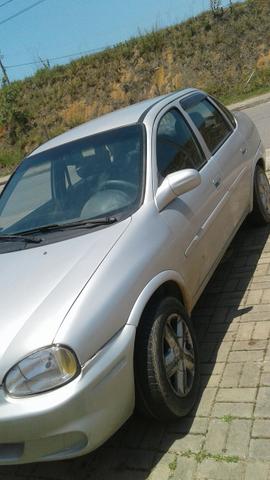 Corsa sedan milenium 2002 vendo ou troco por algo do meu interesse